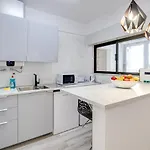 Renovated Oasis Ocean View 1bd Wi-fi 3 Min *